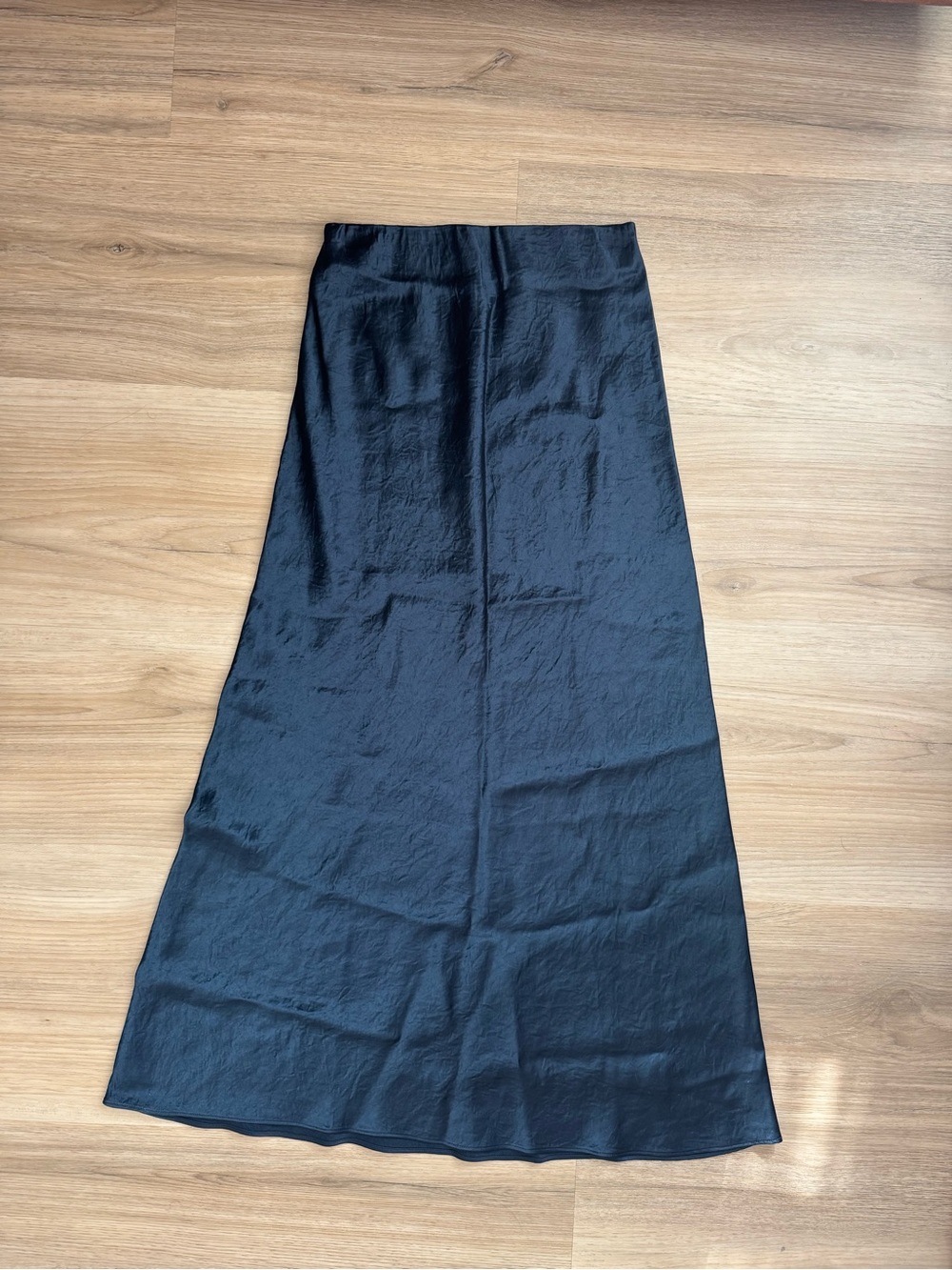 Babaton Midi-Skirt in Admiral